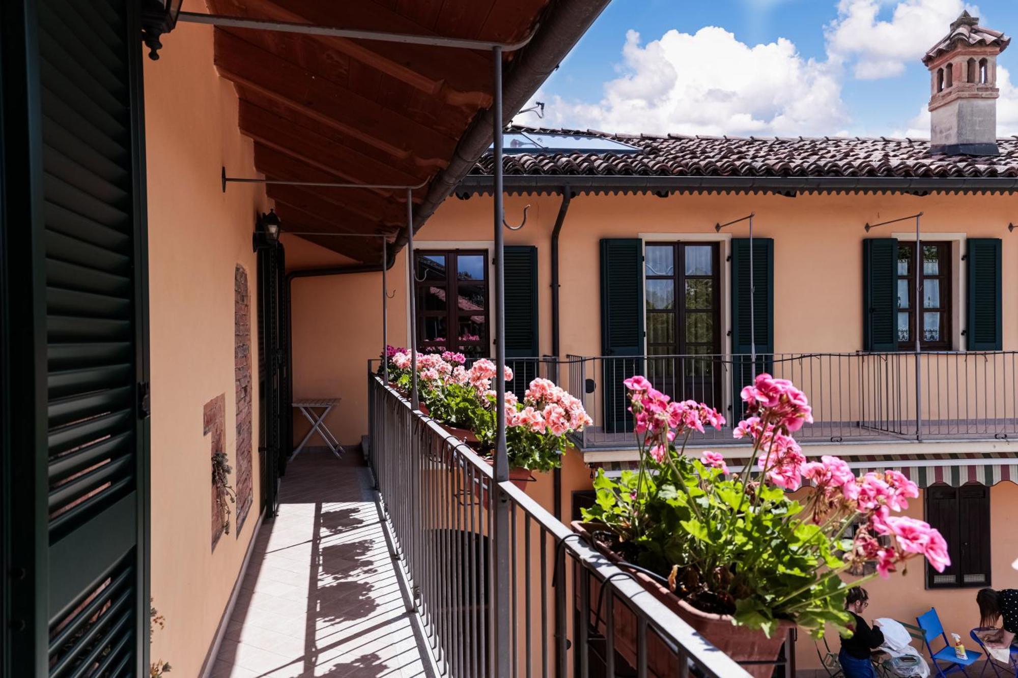 La Cantinella Country House La Morra Exterior foto